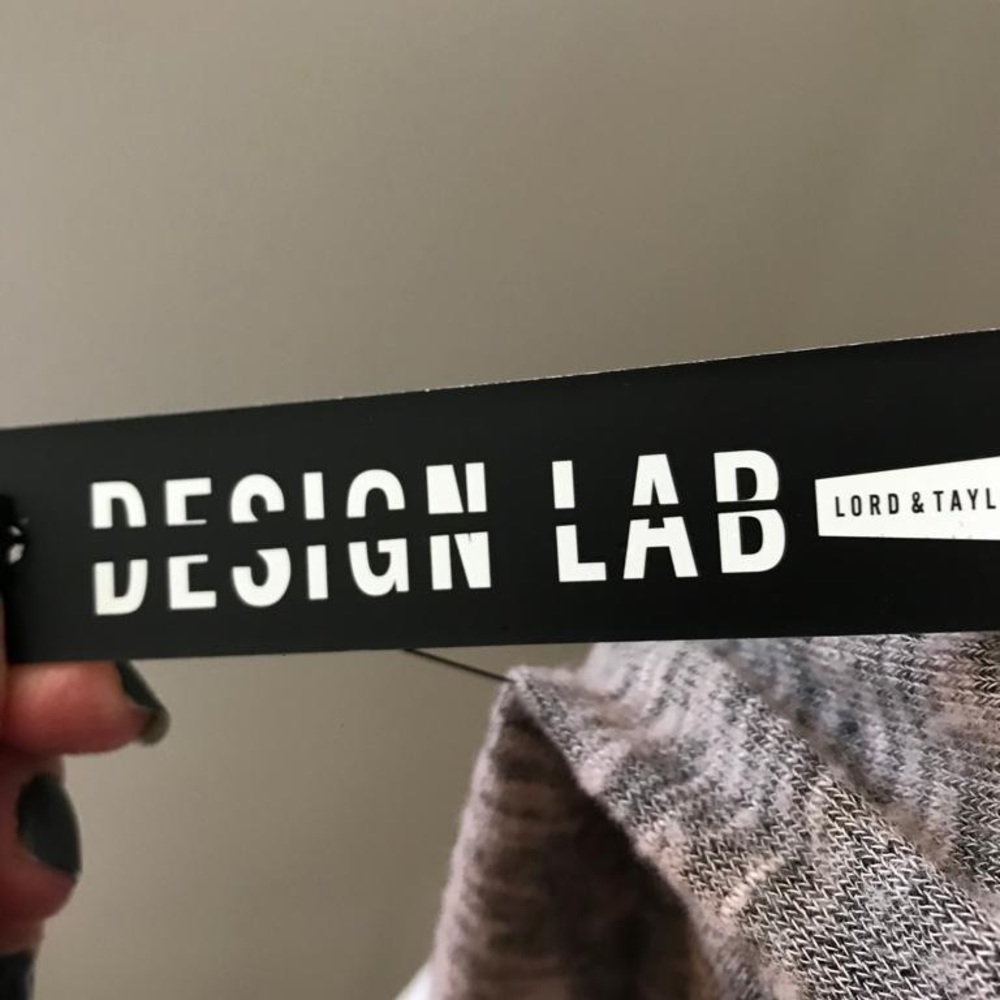Design Lab Lord & Taylor Top - Picture 6 of 6
